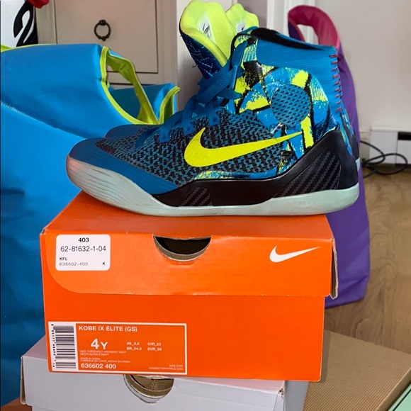 Kids Kobe IX Perspective - Picture 2 of 3
